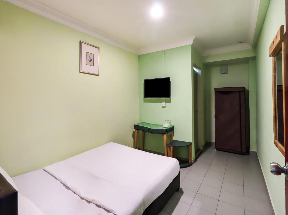 Oyo 89584 Hotel Sahara Куала-Кубу-Багару Екстер'єр фото