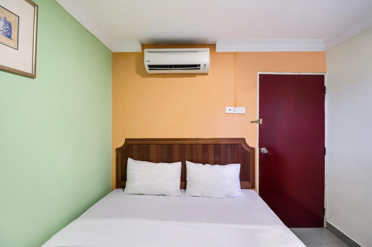 Oyo 89584 Hotel Sahara Куала-Кубу-Багару Екстер'єр фото